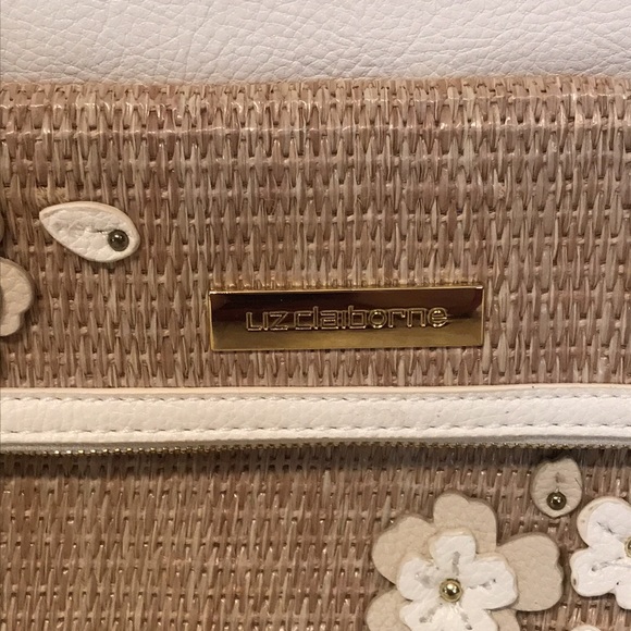Liz Claiborne brand new straw medium size purse - Picture 2 of 8